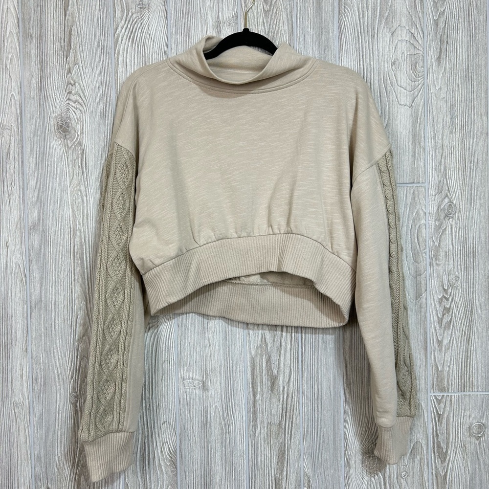 Urban Outfitters Cropped Beige Cream Sweatshirt Cable Knit Arm Insert NWT Med